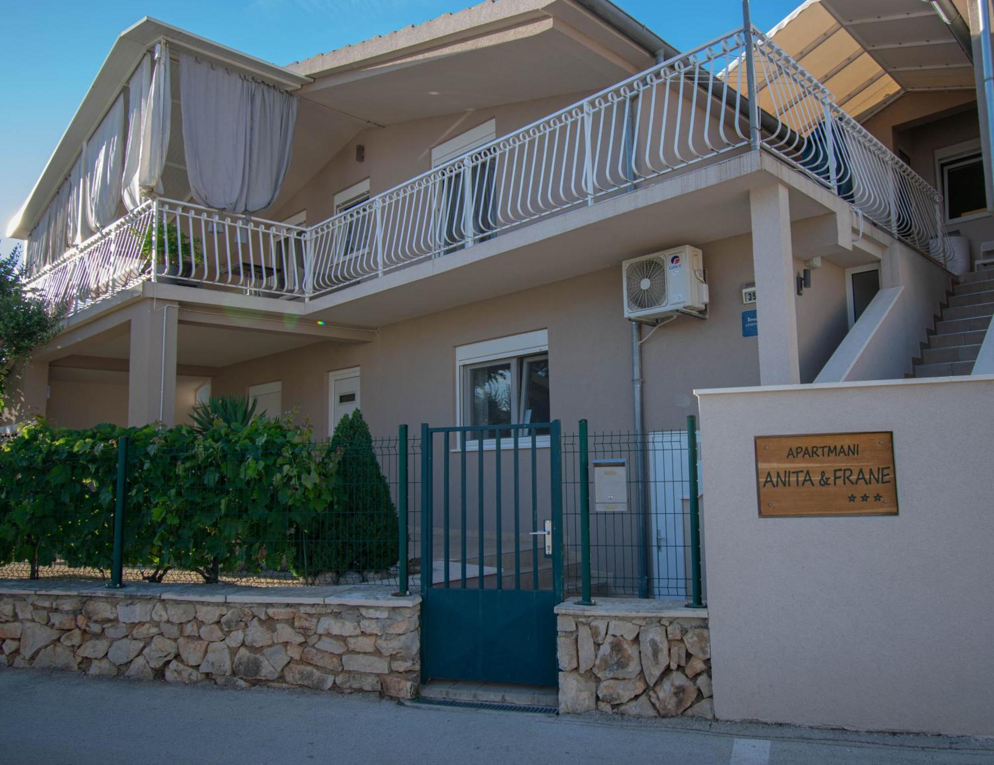 Apartments Anita Frane โวดีเซ ภายนอก รูปภาพ